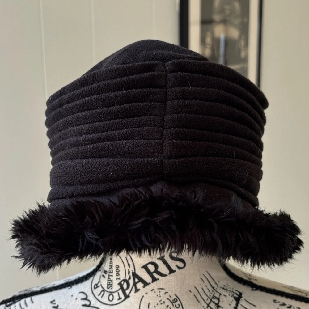 Chic Black Fleece Hat with Faux Fur Trim - Picture 2 of 4